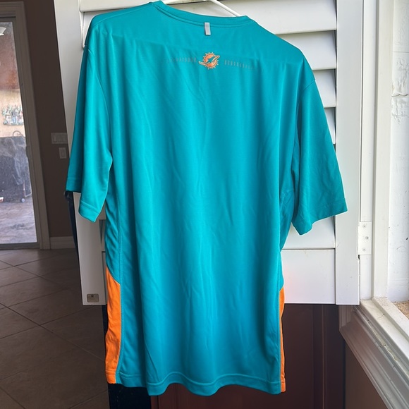 Men’s XL Miami Dolphins cool base short sleeve shirt. - Picture 7 of 8